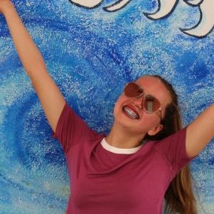 Meet your Posher, Lauren